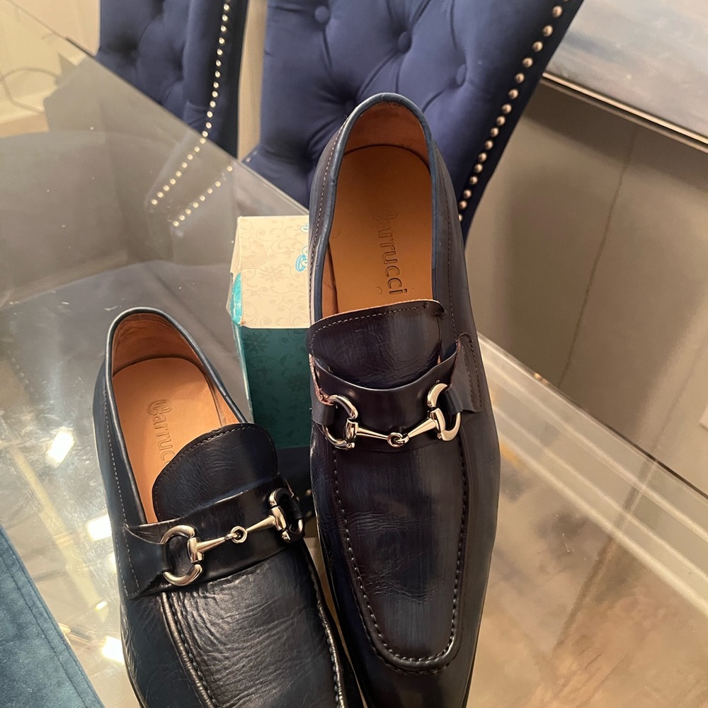 Men Navy Carrucci Loafers with Silver buckle